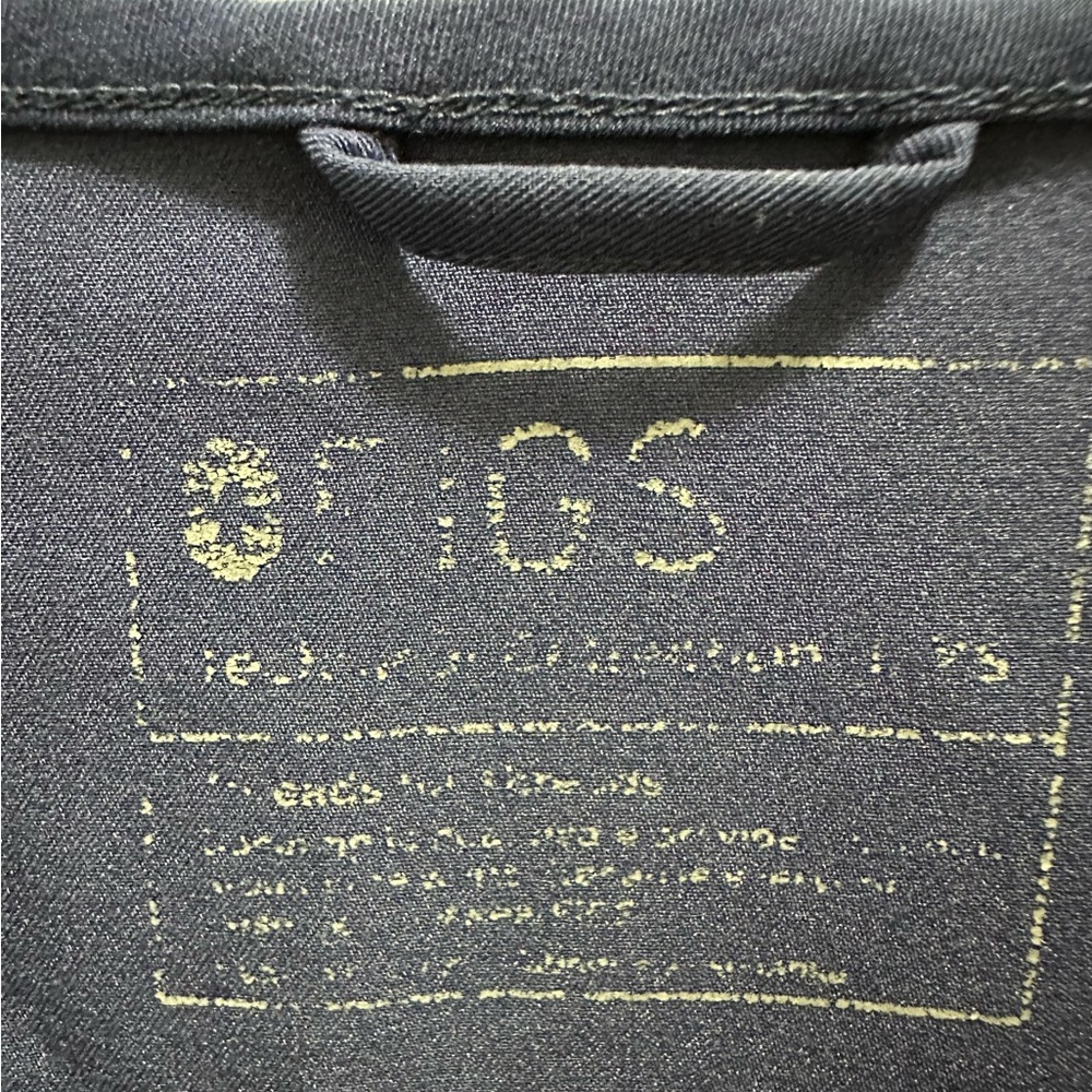FIGS Women's Catarina One-Pocket Scrub Top in Navy X-Small (see measurements) - Picture 4 of 9